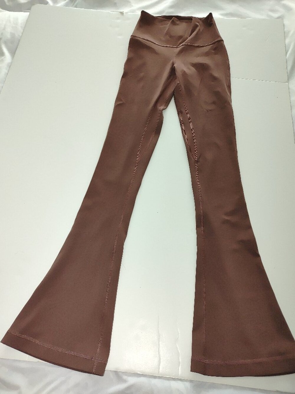 LULULEMON Woman's High Rise Yoga Pants Size 2 NWOT
